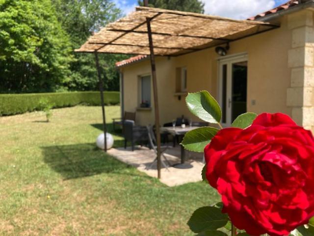 Gite Des Combes Blanches Avec Piscine Et Jacuzzi Frayssinet-le-Gelat Экстерьер фото