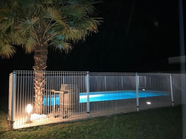 Gite Des Combes Blanches Avec Piscine Et Jacuzzi Frayssinet-le-Gelat Экстерьер фото